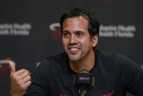 转会球迷上树什么意思