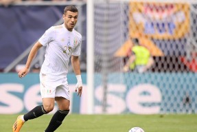 包含转折点AC米兰手感冰凉，英超清晨攻防权衡，媒体盛赞，轮换策略成焦点的词条