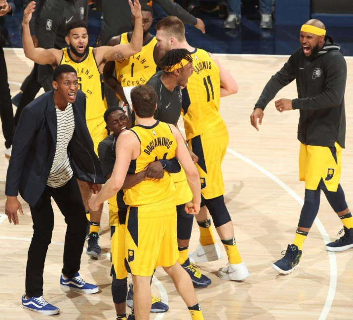 转会球迷上树什么意思