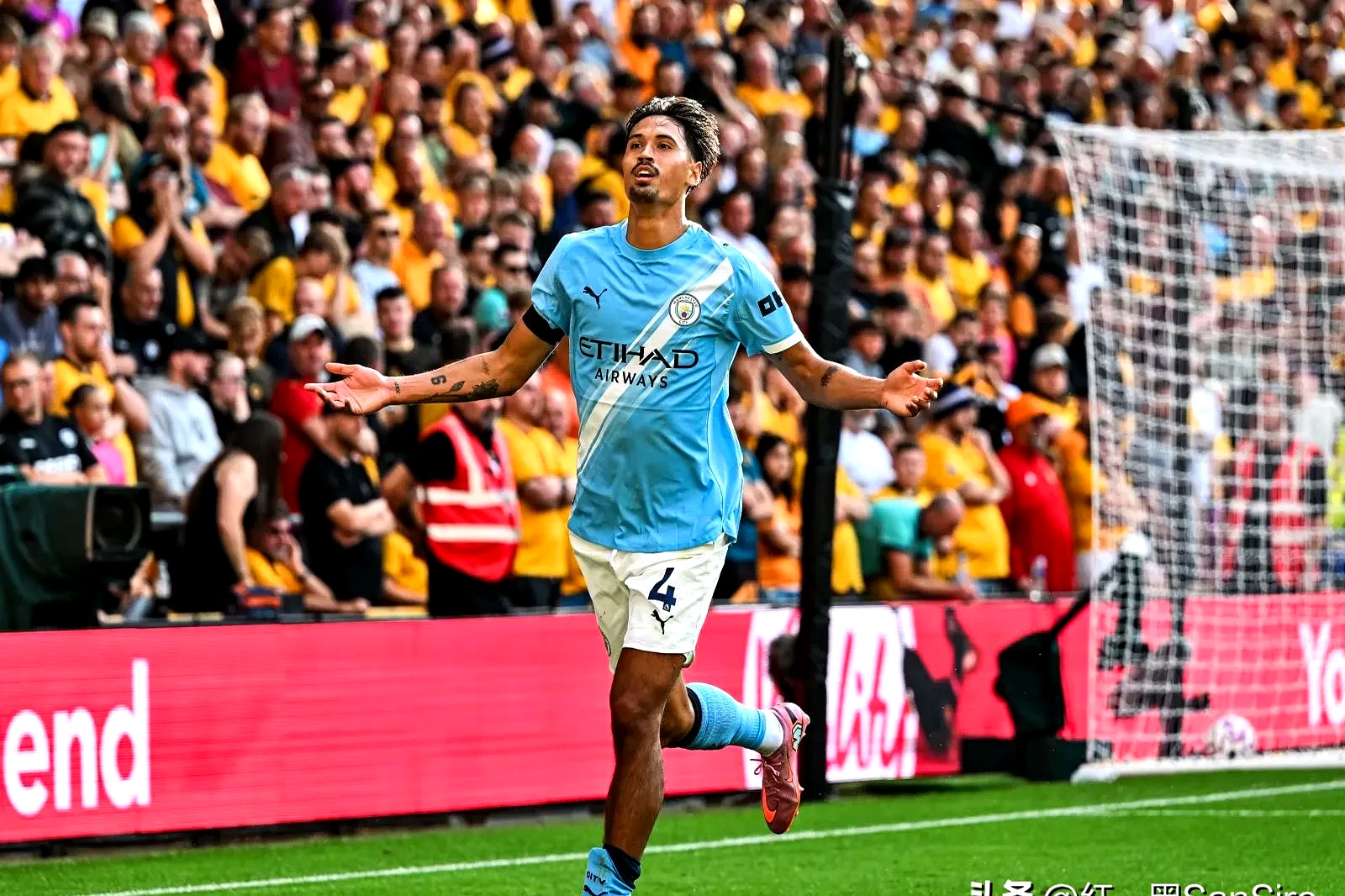 包含转折点AC米兰手感冰凉，英超清晨攻防权衡，媒体盛赞，轮换策略成焦点的词条